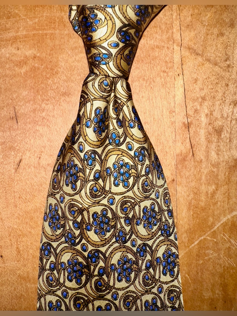 Metropolitan Museum of Art tie necktie cravat like new